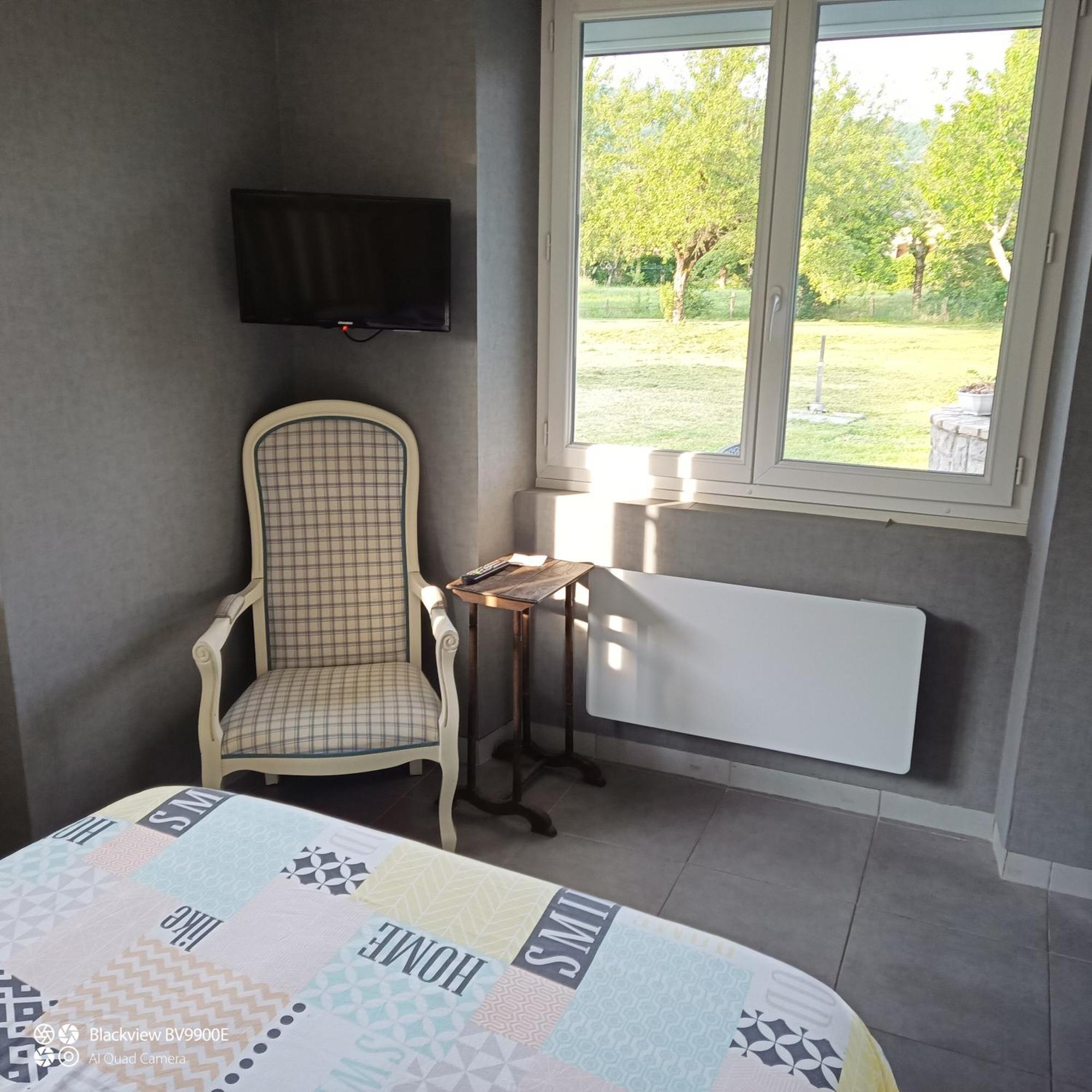 La Clematite D'olt Apartment *